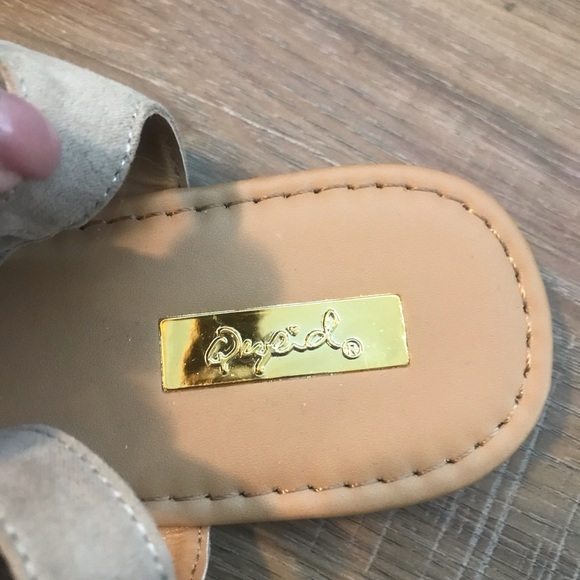 New Size 6 Gladiator Sandals - Picture 3 of 4